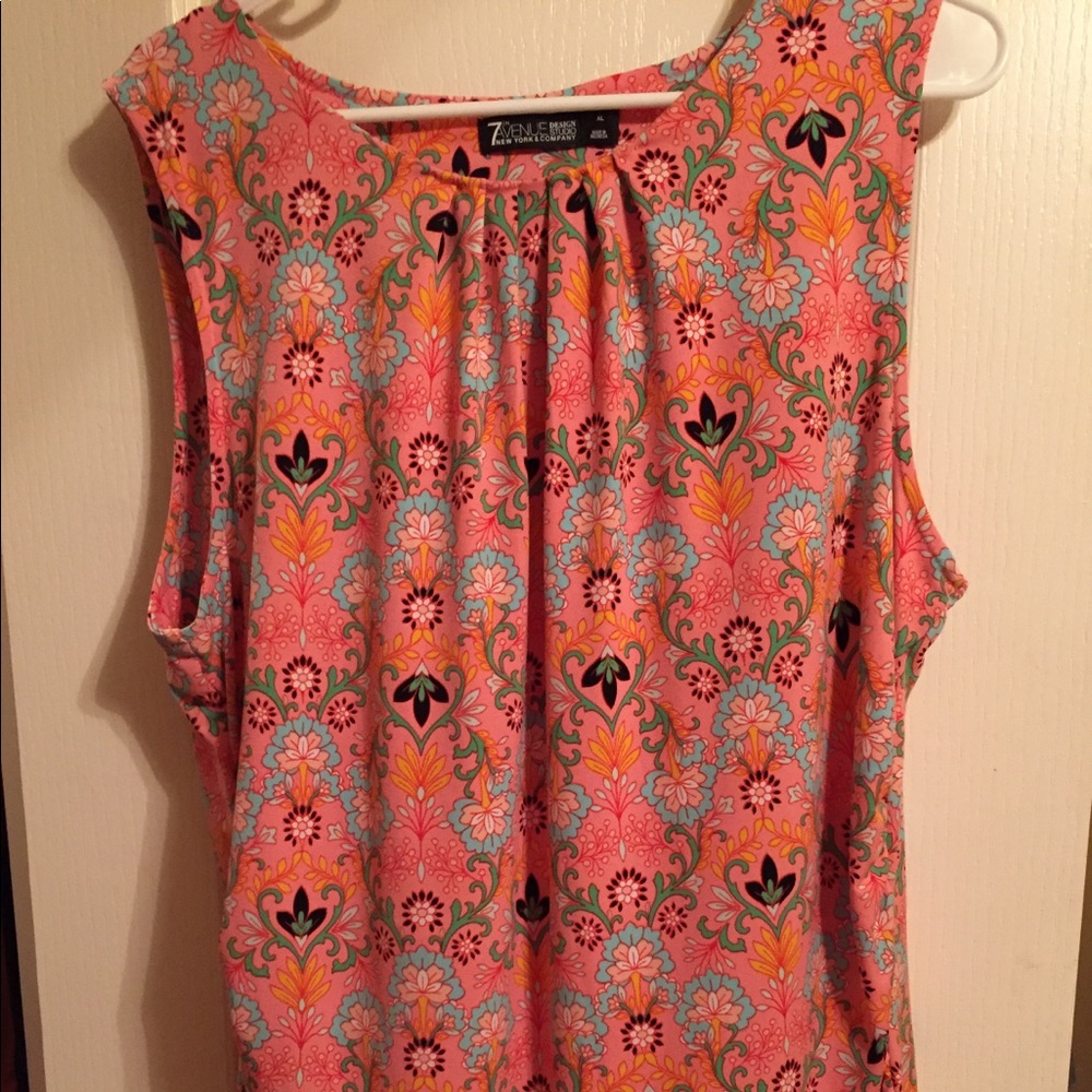 Sleeveless dress top